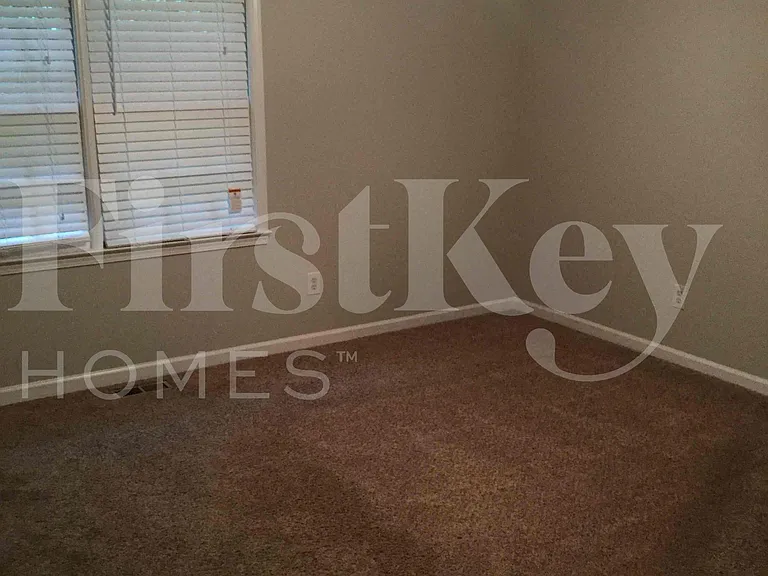 1775 Independence Dr — Photo 5