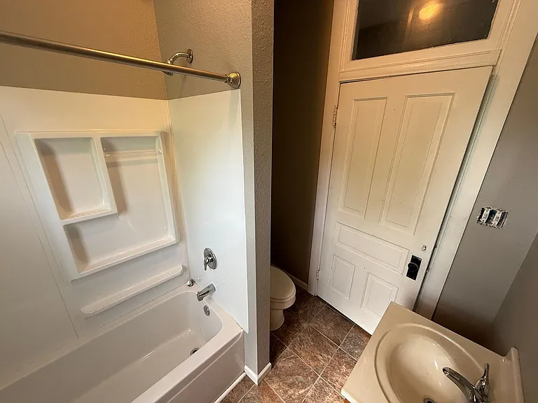 118 N Glenwood Ave — Photo 21