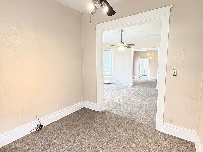 837 Avondale Ave — Photo 10