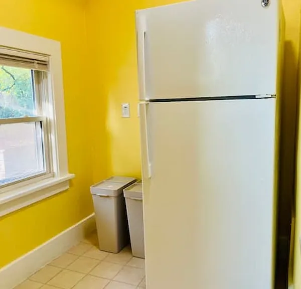 121 College Pl — Photo 3
