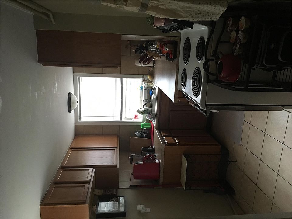 2nd image of 604 10th Ave N APT 1