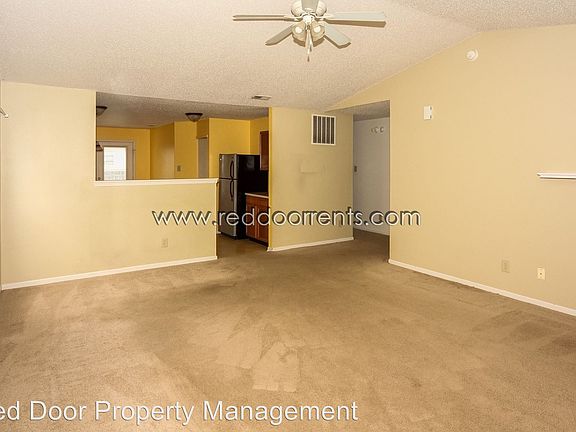 3rd image of 10874 Woods Dr