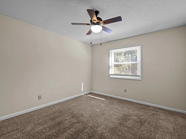 Moses Court (1 Bed x 1 Bath)