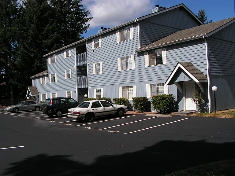 1536 Bloomingdale Ln SW #103 — Photo 1