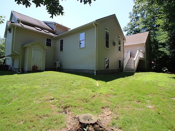 4th image of 10 Patriot Ln
