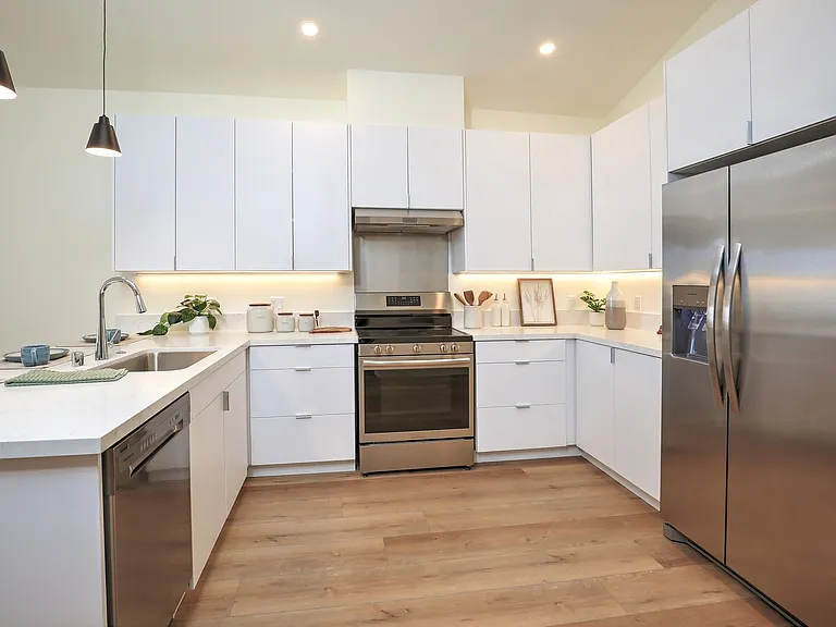 4745 Carpinteria Ave — Photo 17