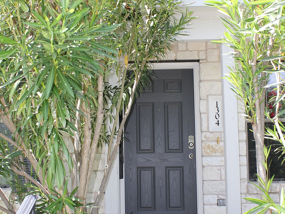 Nestled in the close knit Buttercup Townhouse Community