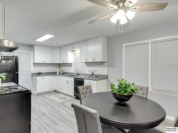 8124 Grant St, Omaha, NE 68134