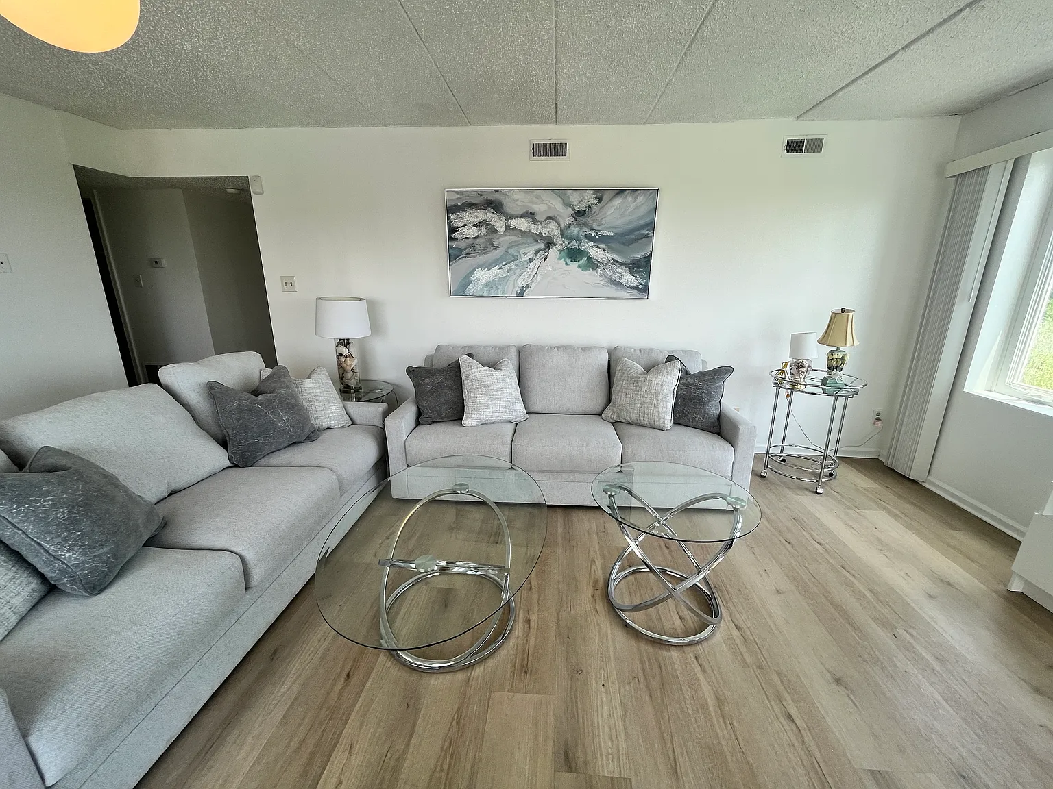 2 bed, 1375 sqft, $2,800 — Photo 3