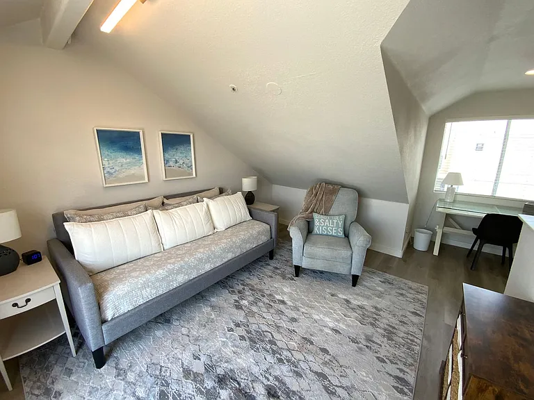 240 Dahlia Ave #C — Photo 20