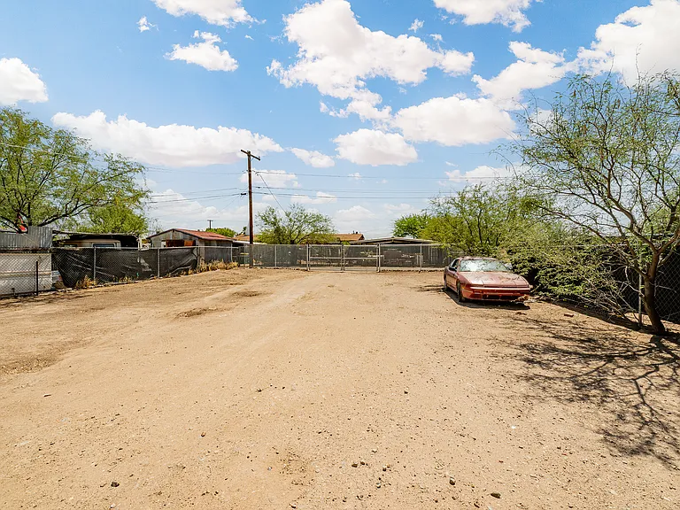 115 S Palomas Ave — Photo 24
