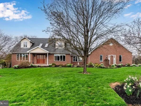 6365 Huntsmen Dr, Harrisburg, PA 17111