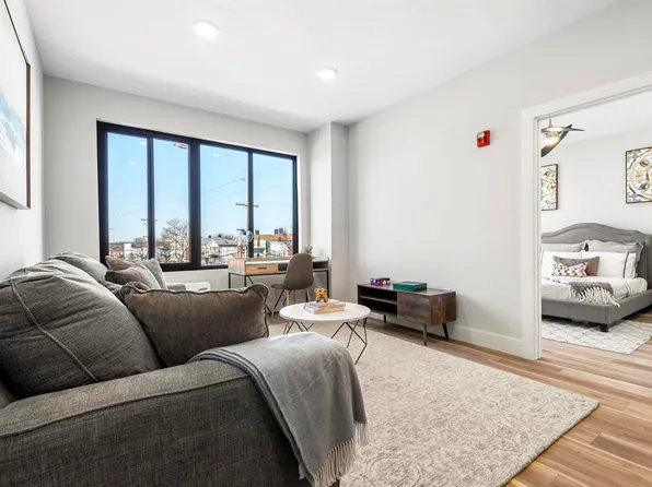 271 Sip Avenue image 14 of 17