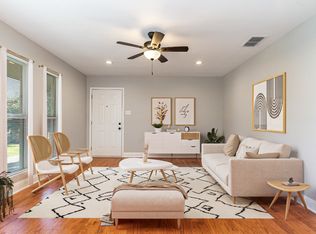 5826 Sandhurst Ln APT D, Dallas, TX 75206