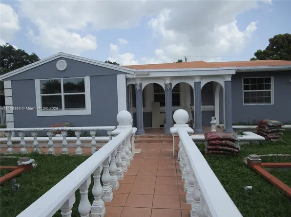 2437 Dewey St, Hollywood, FL 33020