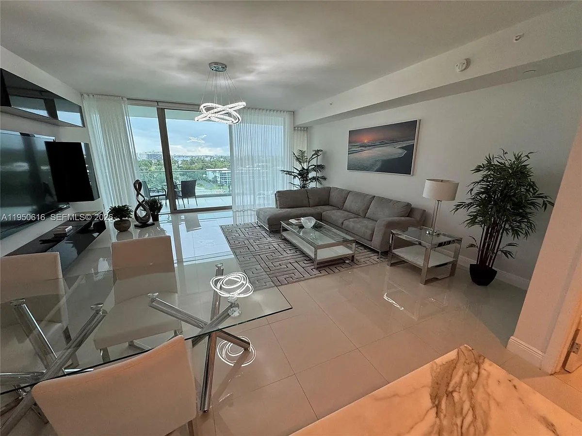 Building Photo - 10203 Collins Ave #604