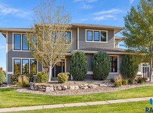 2308 S Durango Dr, Sioux Falls, SD 57110