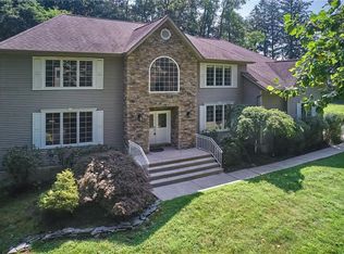 113 Carlton Rd W, Suffern, NY 10901