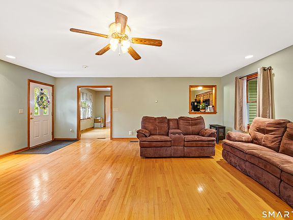 4th image of 1140 Shepard Avenue