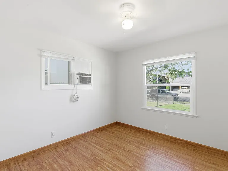 20610 Hartland Street — Photo 9