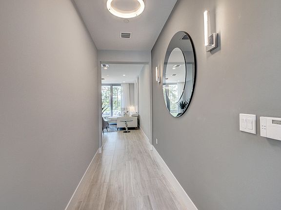 Home For Sale In Moderne Boca