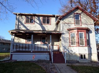 412 W 3rd St, Oconomowoc, WI 53066