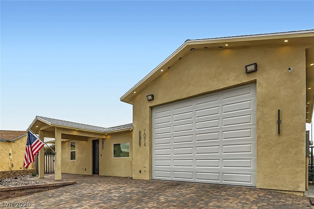 2 bed, 1050 sqft, $2,200 — Photo 3