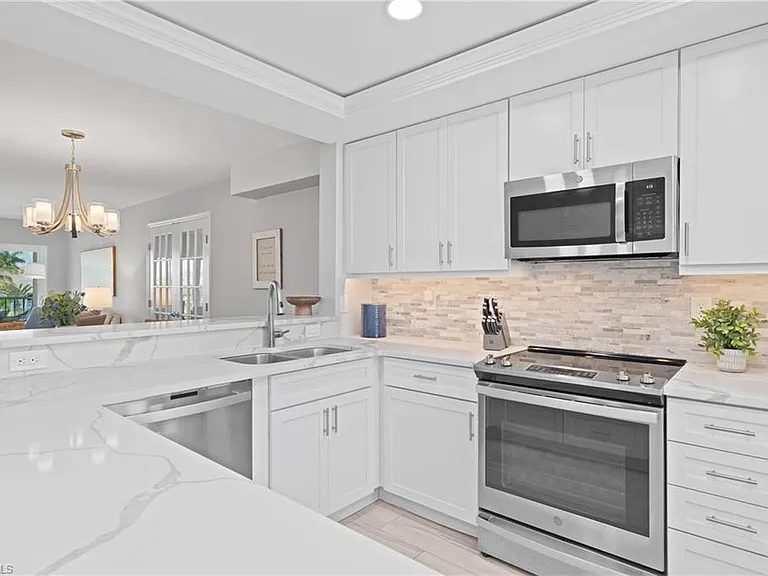 10684 Gulf Shore Dr #205 — Photo 6