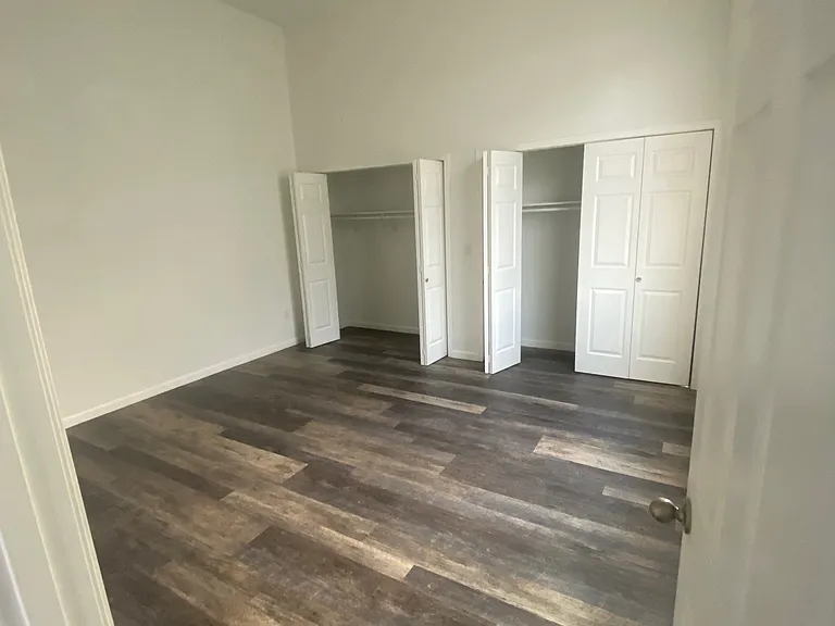 128 Washington St — Photo 2
