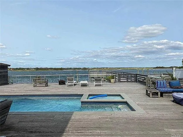 6 bed, 4344 sqft, $8,750 — Photo 2