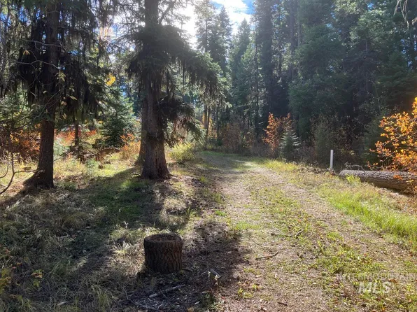 541 W Mountain Rd, Cascade, ID 83611