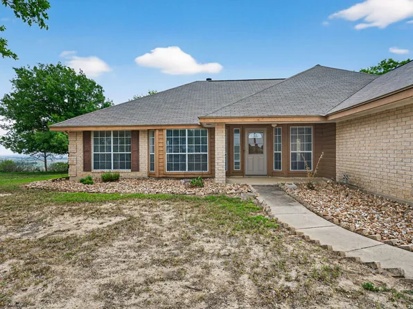 418 County Road 574, Castroville, TX 78009