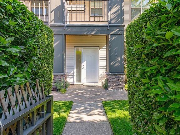 2nd image of 2115 Meredith Rd #106