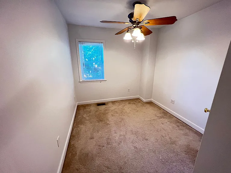 702 Delevan St — Photo 19