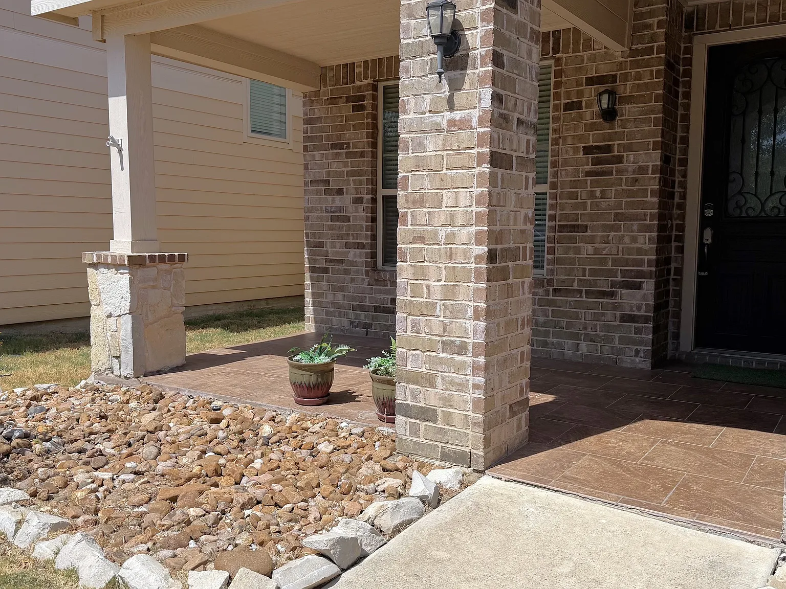 4 bed, 2058 sqft, $2,250 — Photo 3