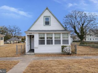 530 Magnolia St, Beverly, NJ 08010