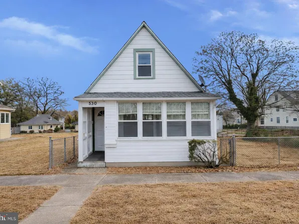 530 Magnolia St, Beverly, NJ 08010