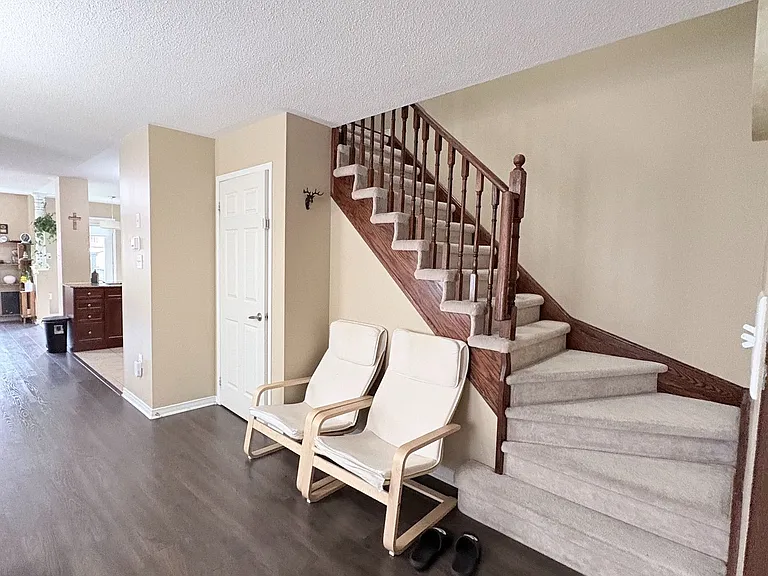 26 Atlantis Dr — Photo 5