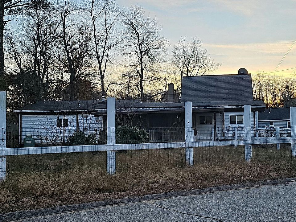 4 Anita Ave, Raymond, NH 03077 Zillow