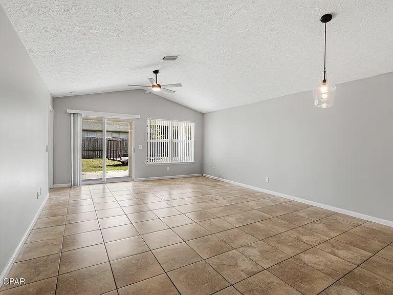 8416 N Lagoon Dr — Photo 8