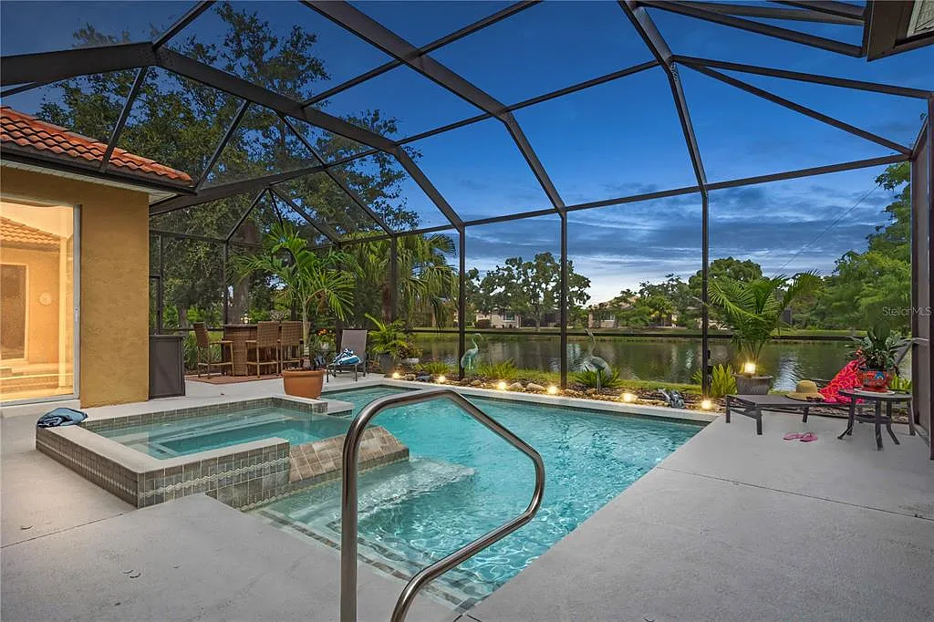 3 bed, 3.0 bath, 2266 sqft, $5,900 — Photo 2