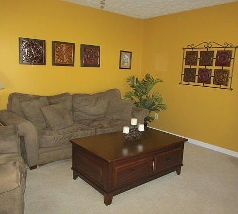 4th image of 318 Turfway Dr