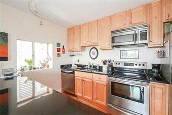 2nd image of 386 E 8th St APT 3