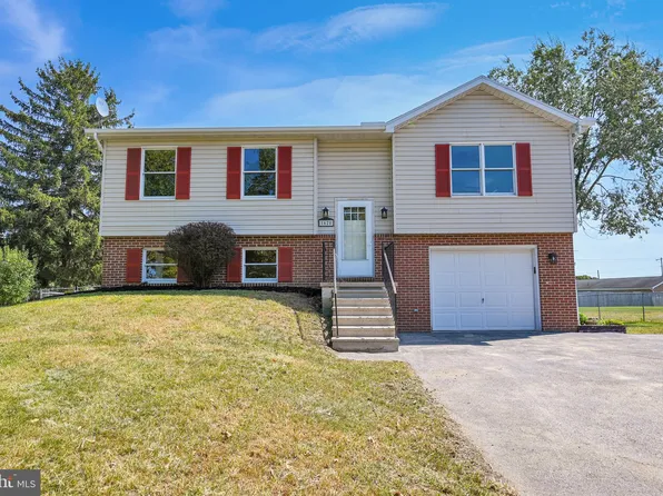 1628 Lee St, Chambersburg, PA 17201