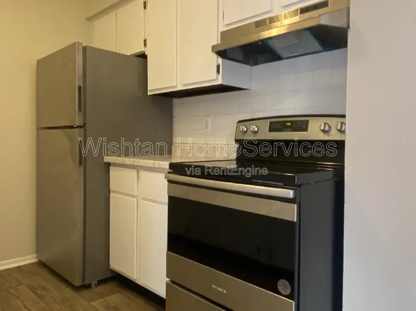 202 Charleston Blvd #1, Macomb, IL 61455