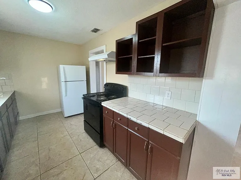 1485 E Stenger St — Photo 11