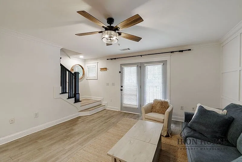 3 bed, 3.0 bath, 1406 sqft, $1,850 — Photo 4
