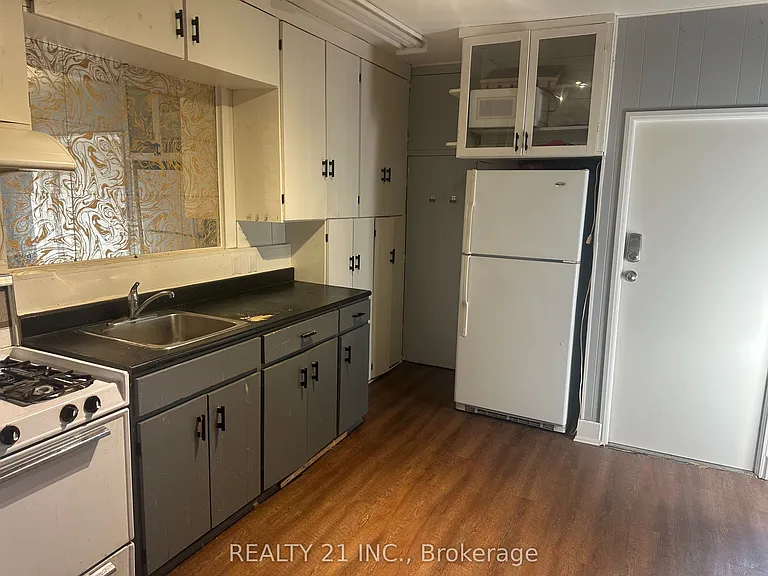 60 Phillip Ave #MAIN — Photo 14