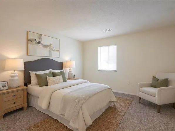 6022 E 127th St, Grandview, MO 64030