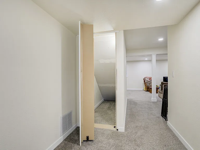 6244 Gemfield Dr — Photo 37